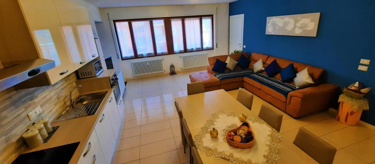 Apartamento Lucini Ai Portici Tirano Exterior foto