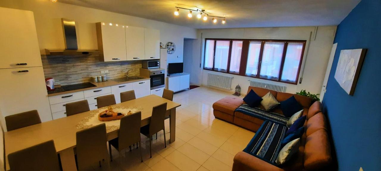 Apartamento Lucini Ai Portici Tirano Exterior foto